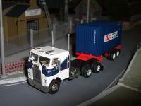 Rtrfreightlinerw20containercmacgm
